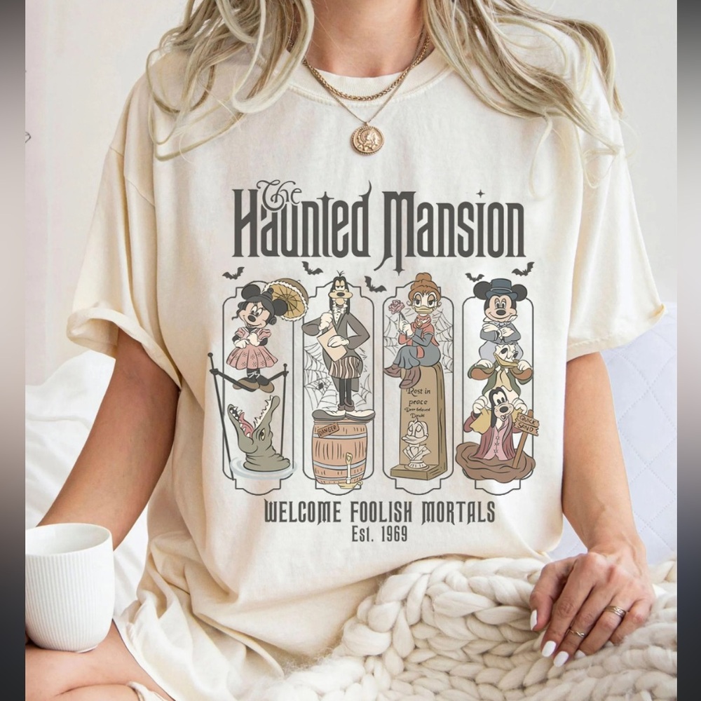 RT4. Gildan Disney Haunted Mansion Vintage Cream Tee